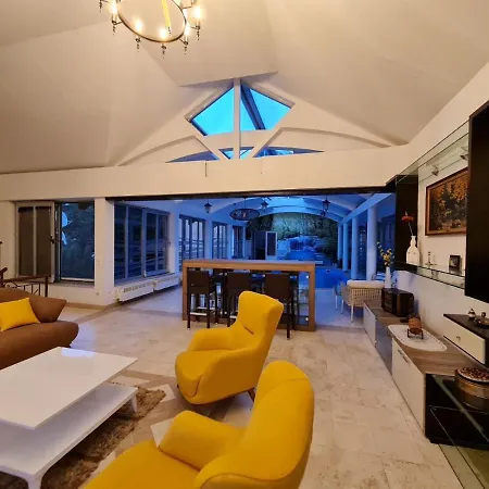 Great Lane House *